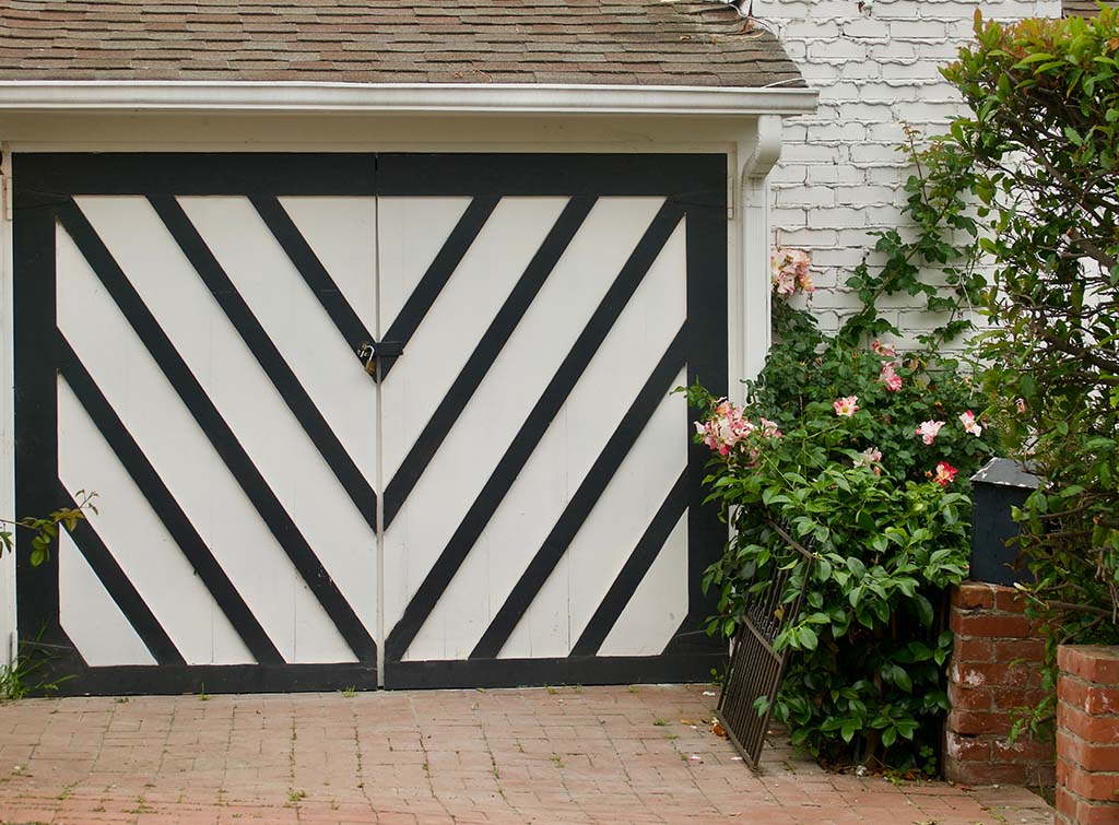 garage door color ideas